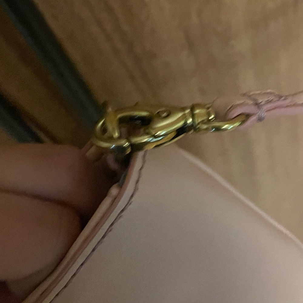 Fossil Light Pink Crossbody Bag with zipper closure - Picture 7 of 11